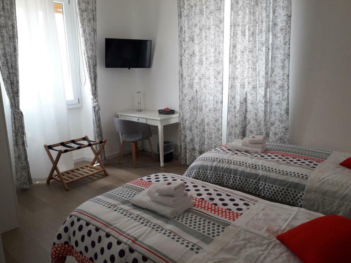 סאסארי Jolie Julie Accomodation מראה חיצוני תמונה