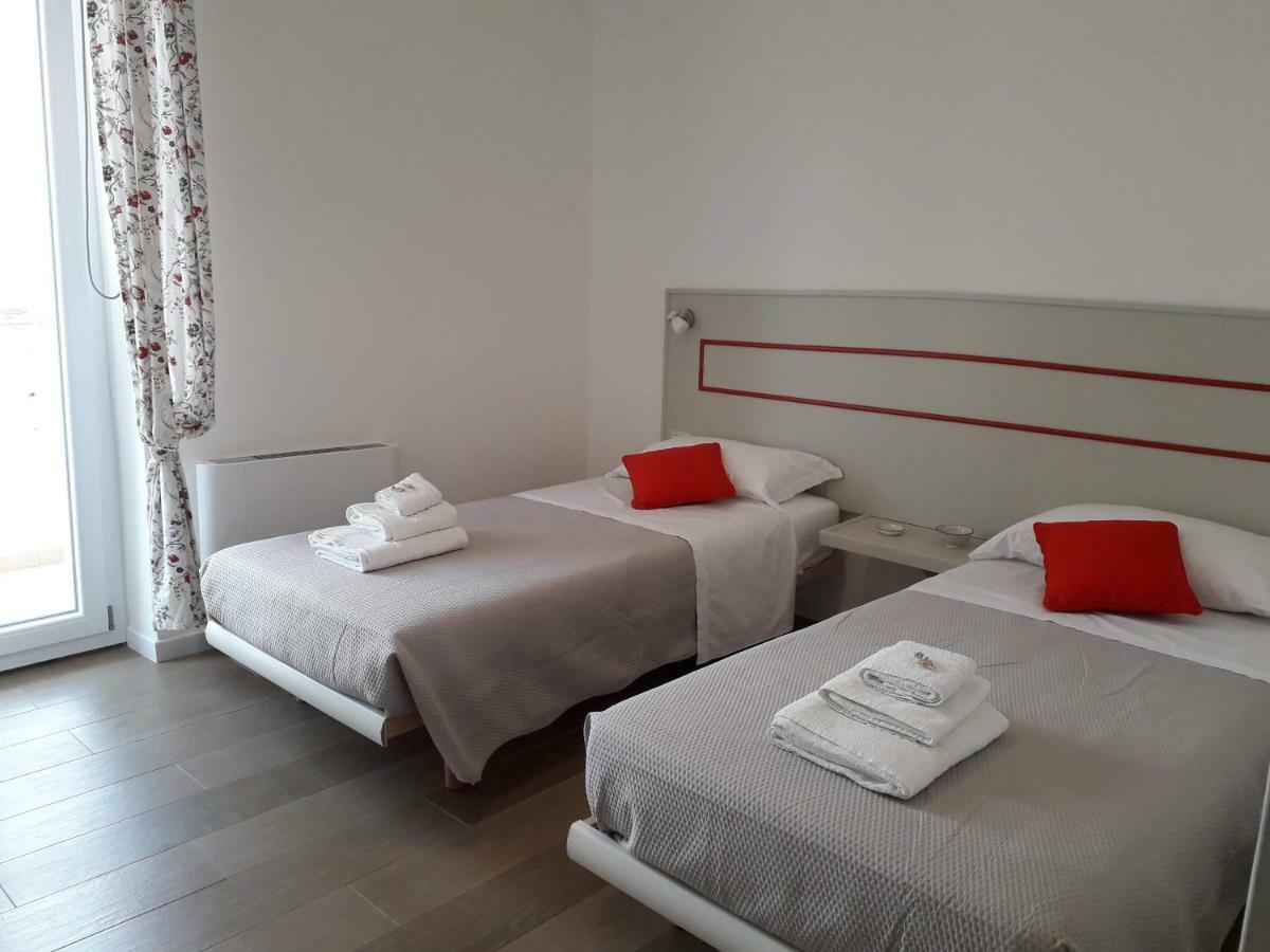 סאסארי Jolie Julie Accomodation מראה חיצוני תמונה